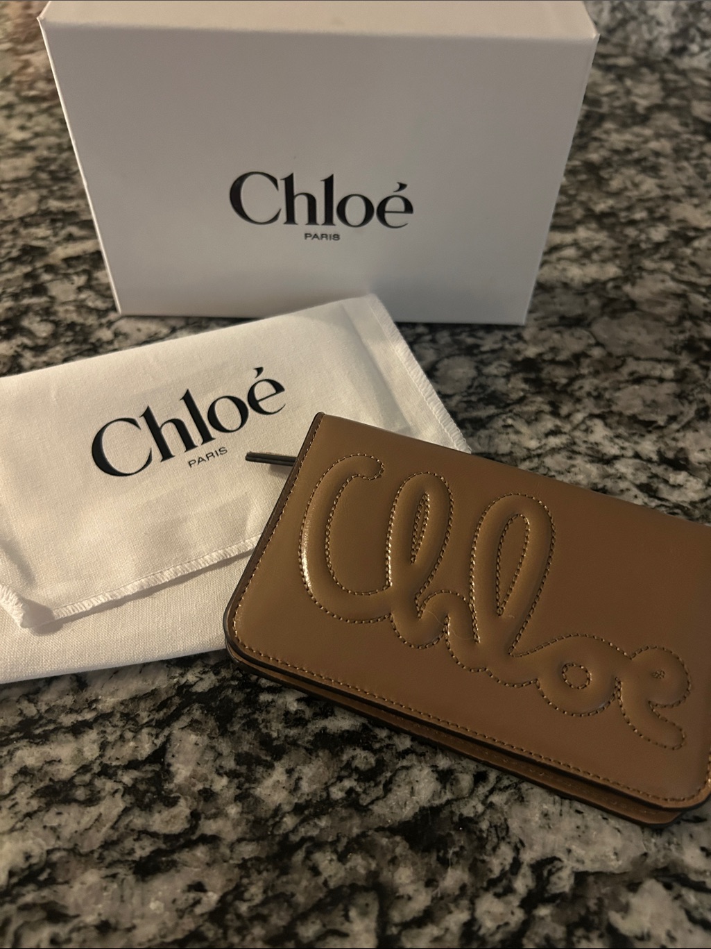 Chlo Signature Leather Zip Wallet In Brown